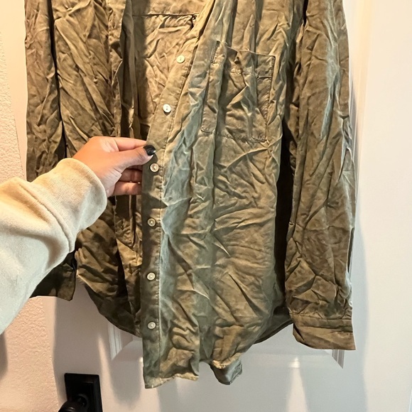 Jane & Delancey green long sleeve button down size Medium - Picture 2 of 6